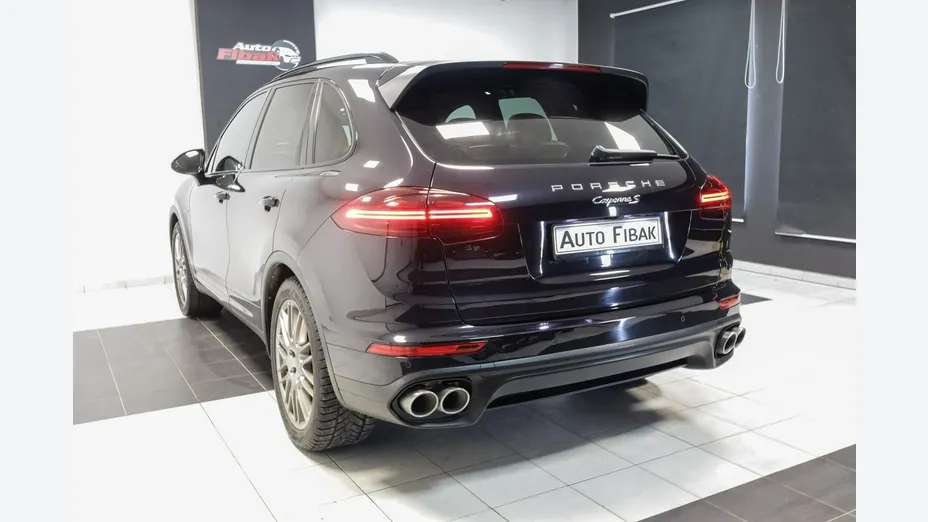PORSCHE Cayenne -