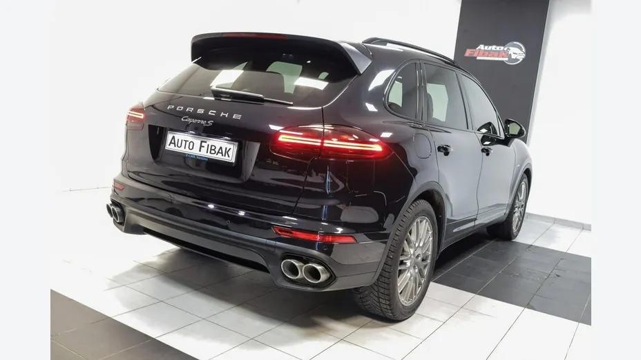 PORSCHE Cayenne -