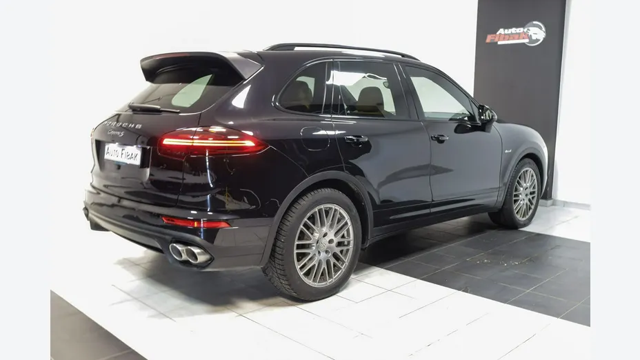 PORSCHE Cayenne -