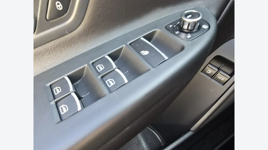 VOLKSWAGEN Eos -