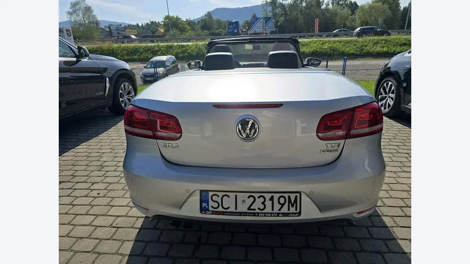 VOLKSWAGEN Eos -