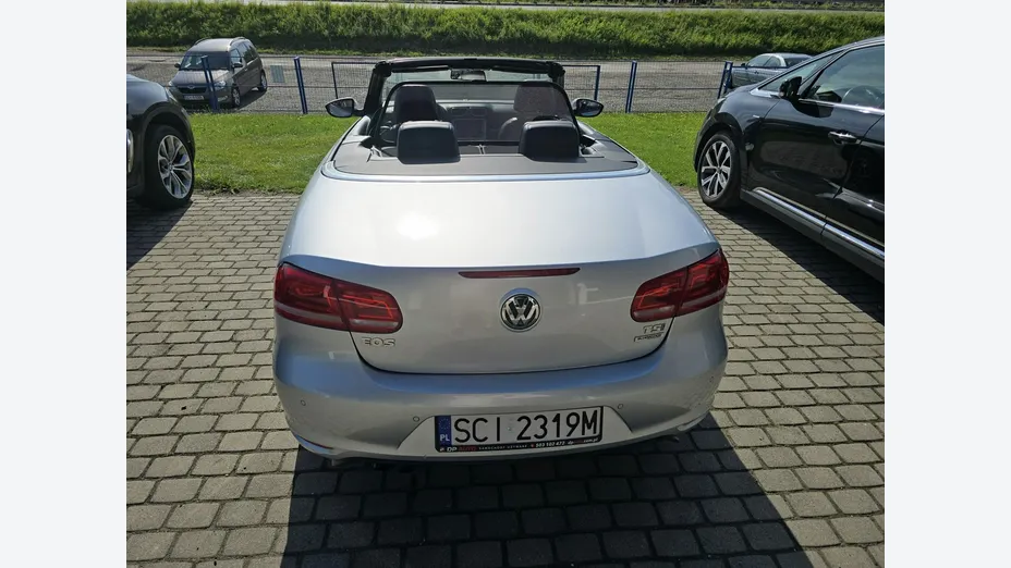 VOLKSWAGEN Eos -