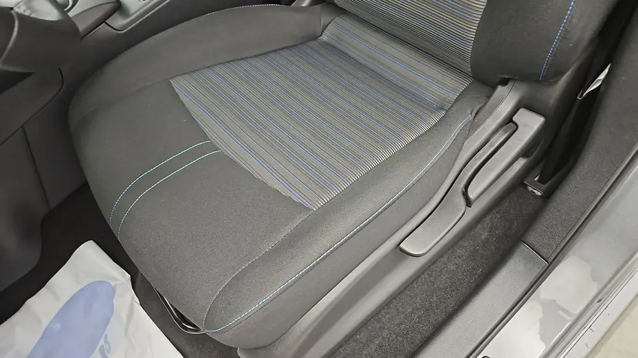 NISSAN Leaf -