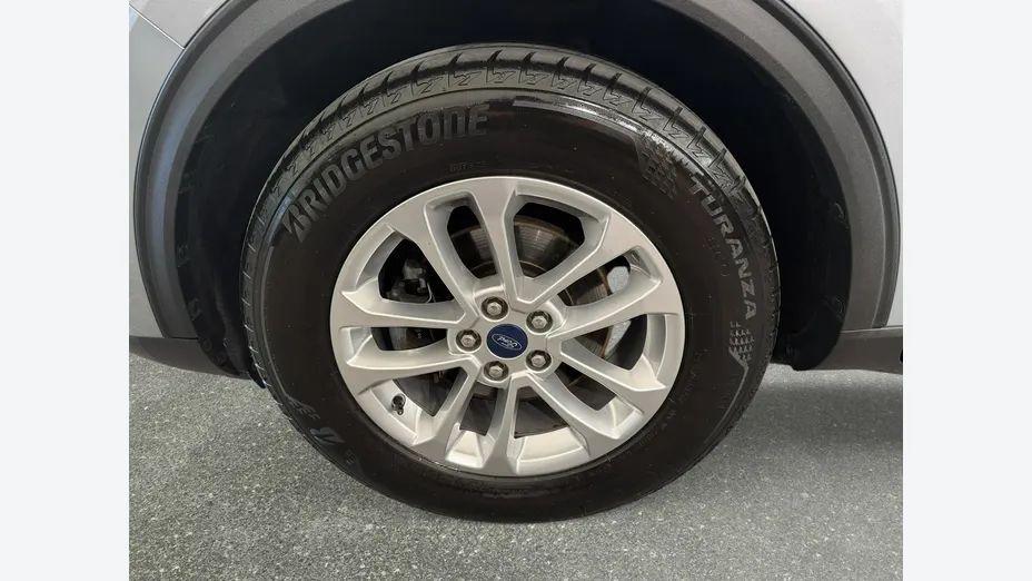 FORD Kuga -