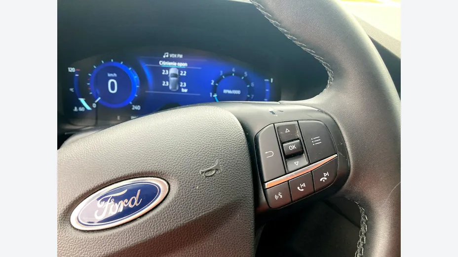 FORD Kuga -