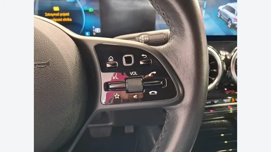 MERCEDES-BENZ GLB -