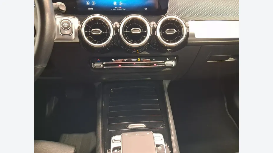 MERCEDES-BENZ GLB -