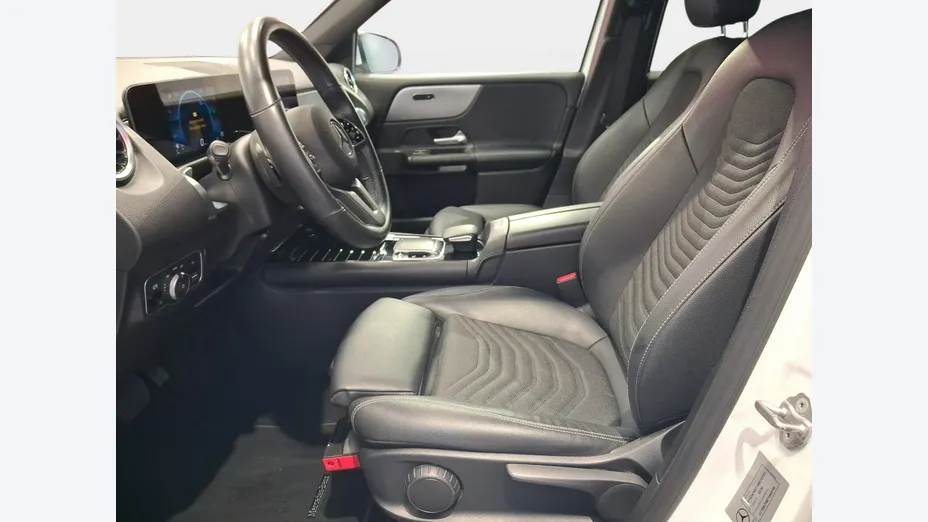 MERCEDES-BENZ GLB -