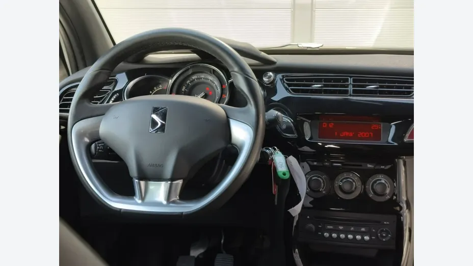 CITROEN DS3 -