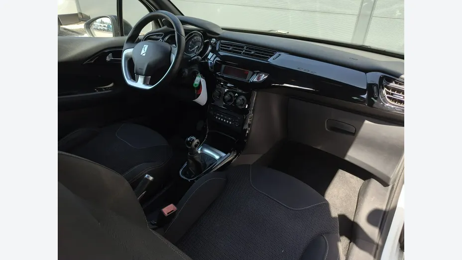 CITROEN DS3 -
