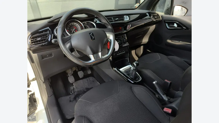 CITROEN DS3 -
