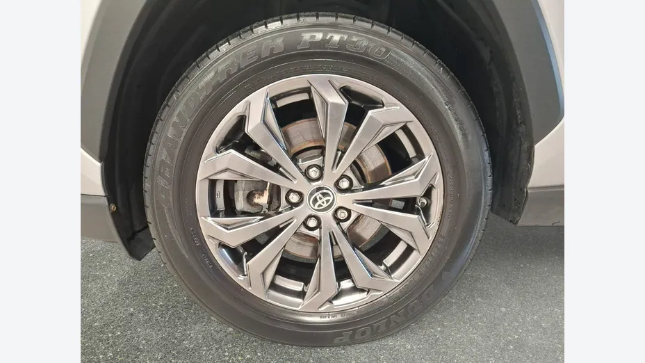 TOYOTA RAV4 -