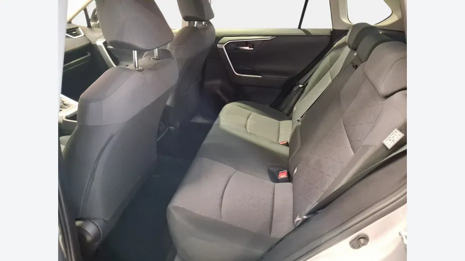 TOYOTA RAV4 -