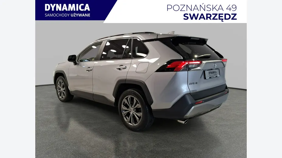 TOYOTA RAV4 -