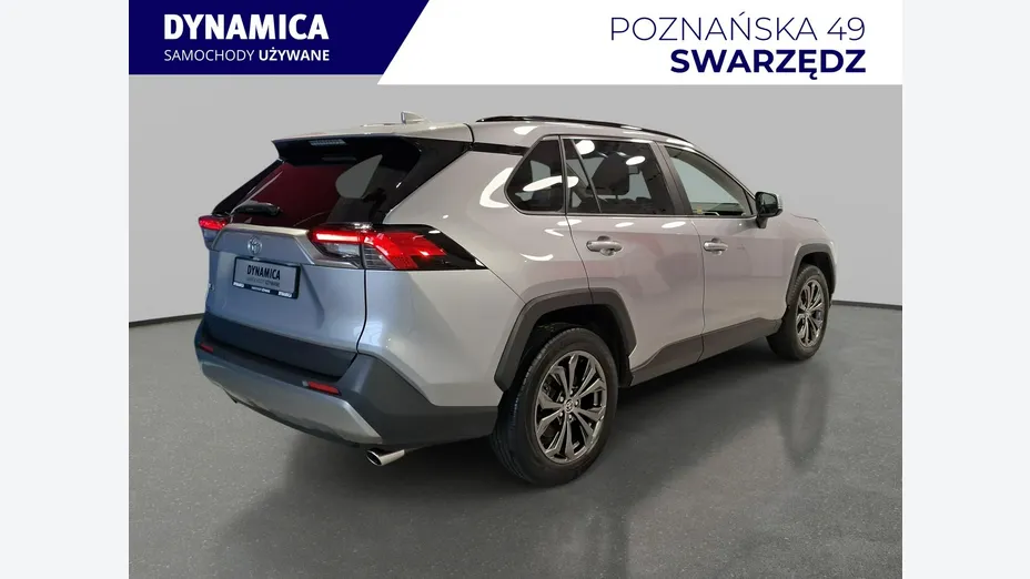 TOYOTA RAV4 -