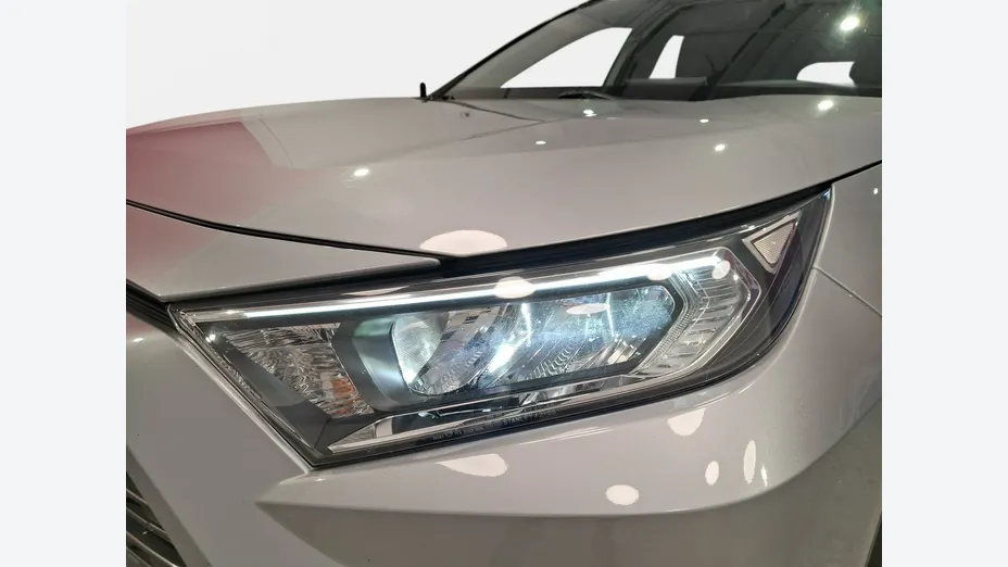 TOYOTA RAV4 -
