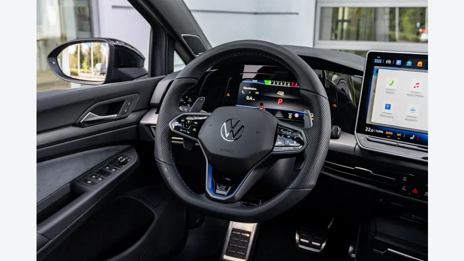 VOLKSWAGEN Golf -