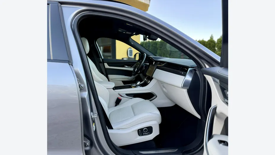 JAGUAR F-Pace -