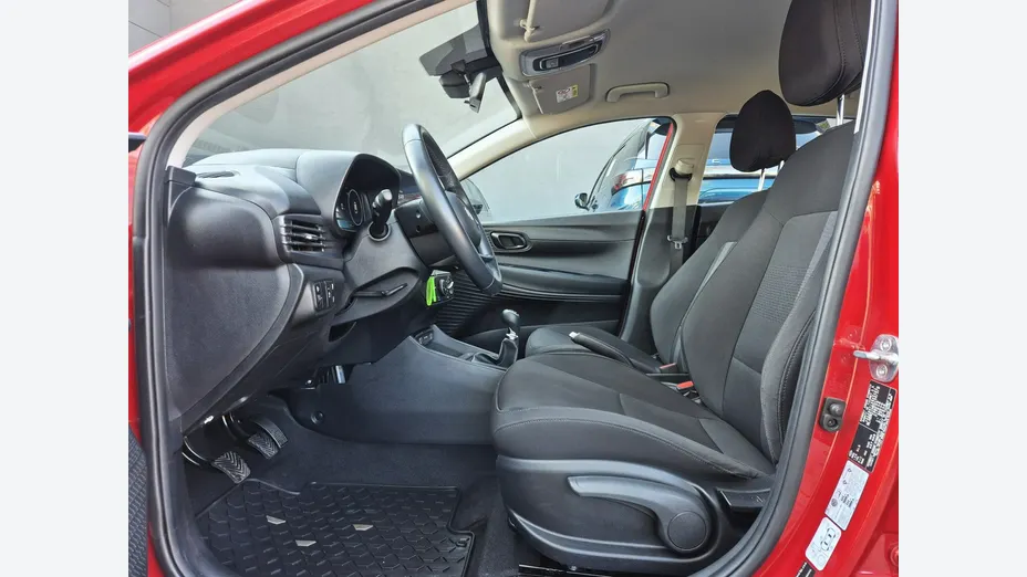 HYUNDAI i20 -