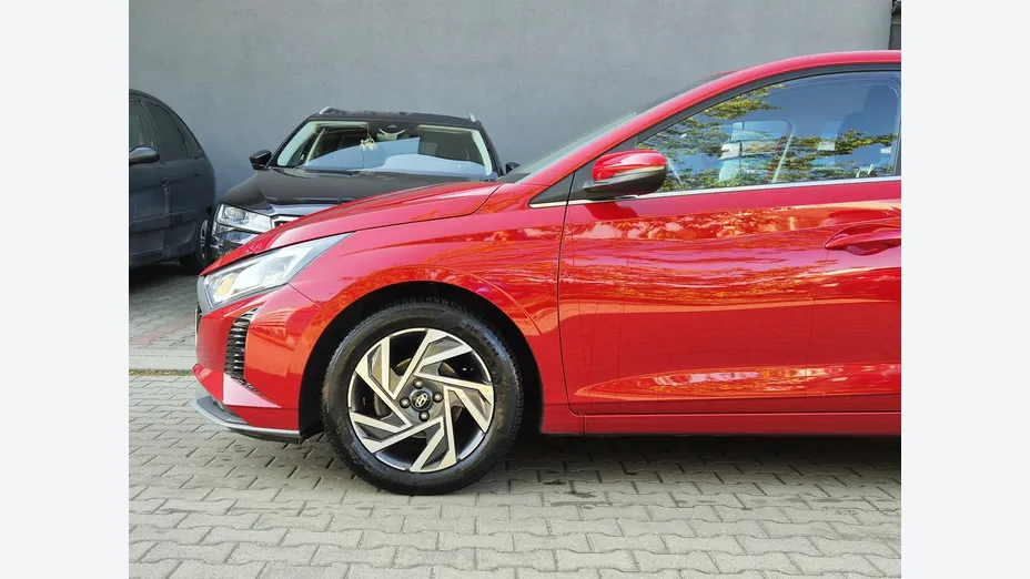 HYUNDAI i20 -