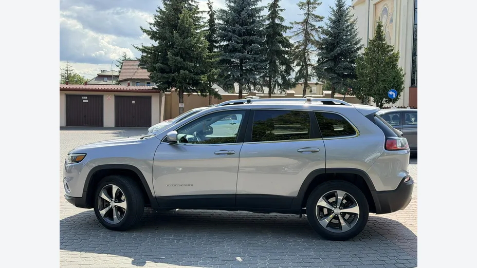 JEEP Cherokee -