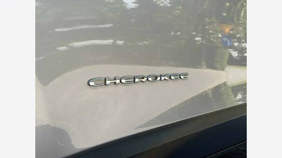 JEEP Cherokee -