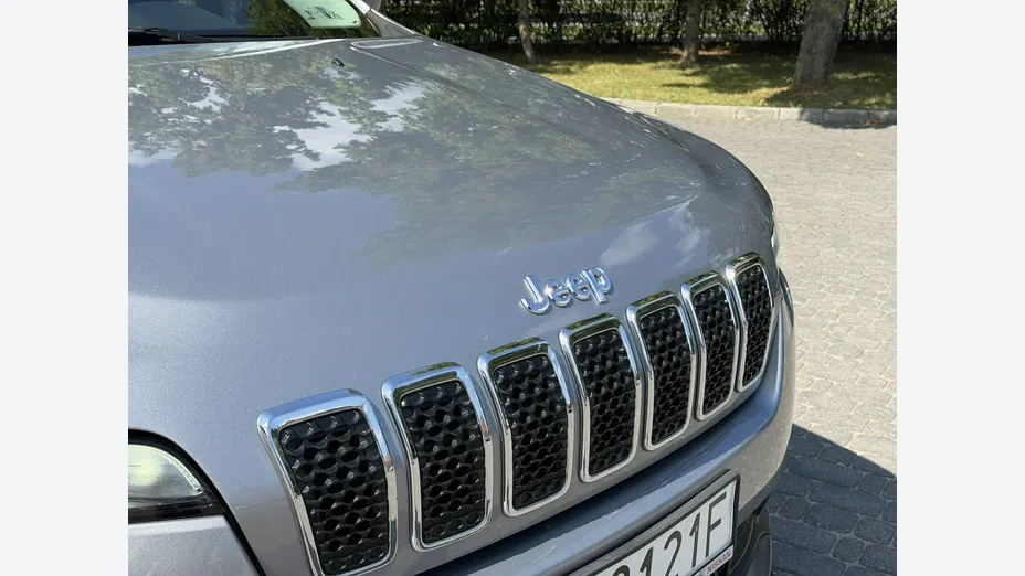 JEEP Cherokee -