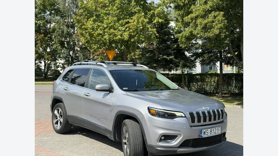 JEEP Cherokee -