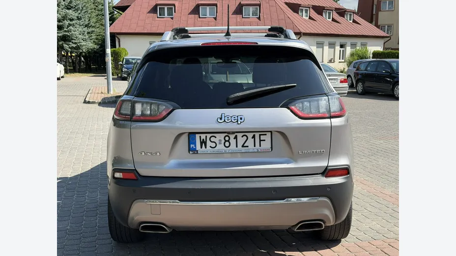JEEP Cherokee -
