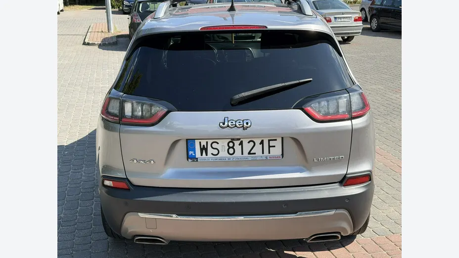 JEEP Cherokee -