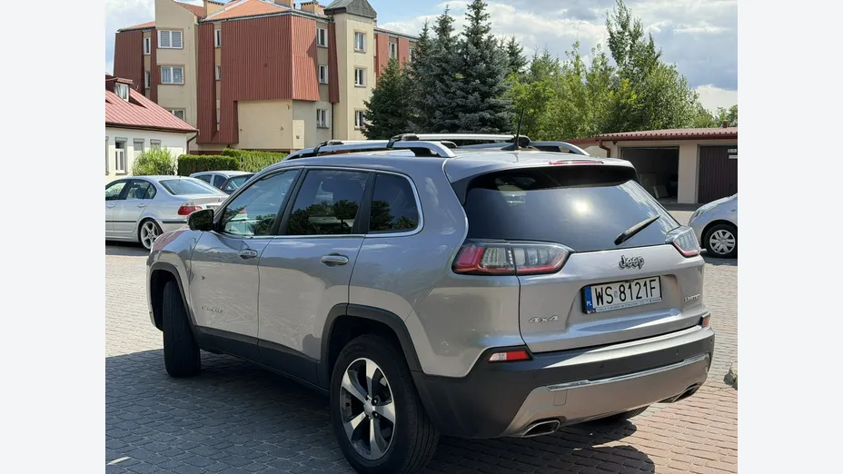 JEEP Cherokee -