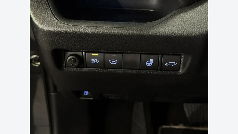 TOYOTA RAV4 -