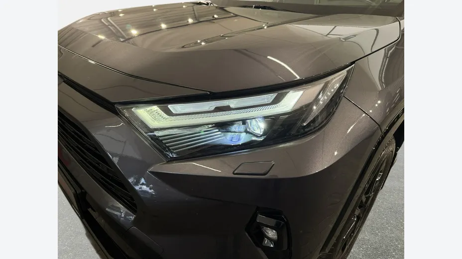 TOYOTA RAV4 -