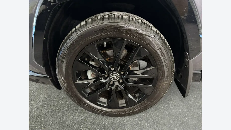 TOYOTA RAV4 -