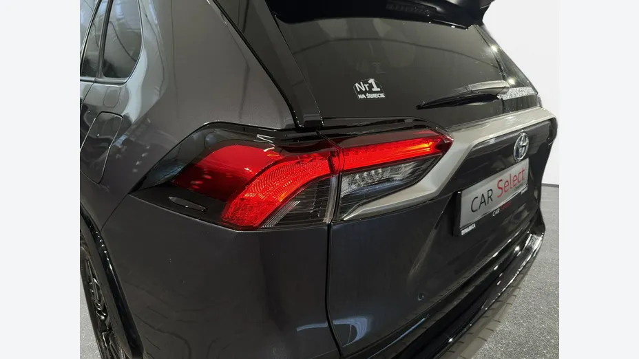 TOYOTA RAV4 -