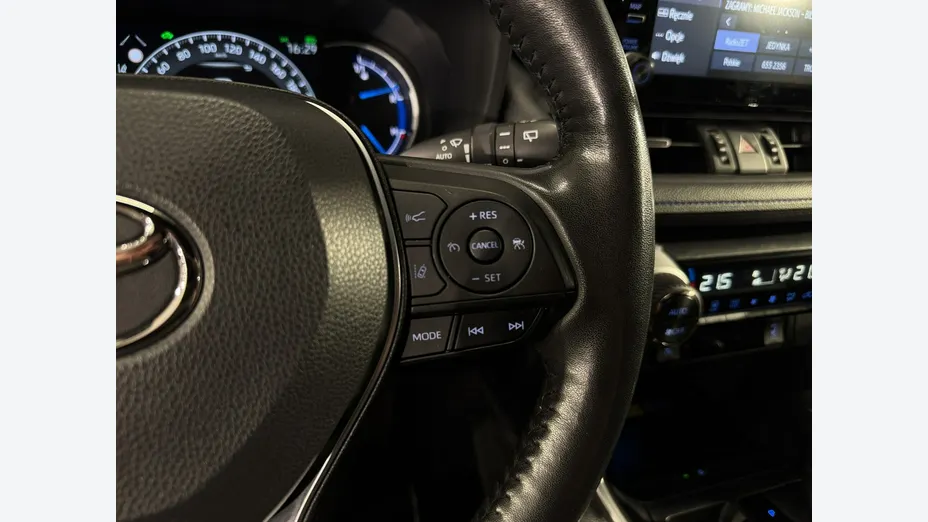 TOYOTA RAV4 -