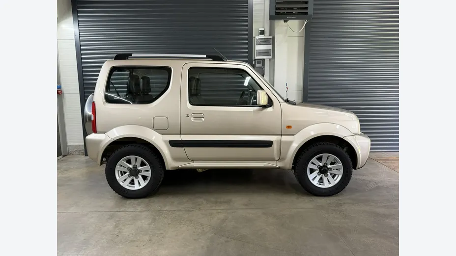 SUZUKI Jimny -