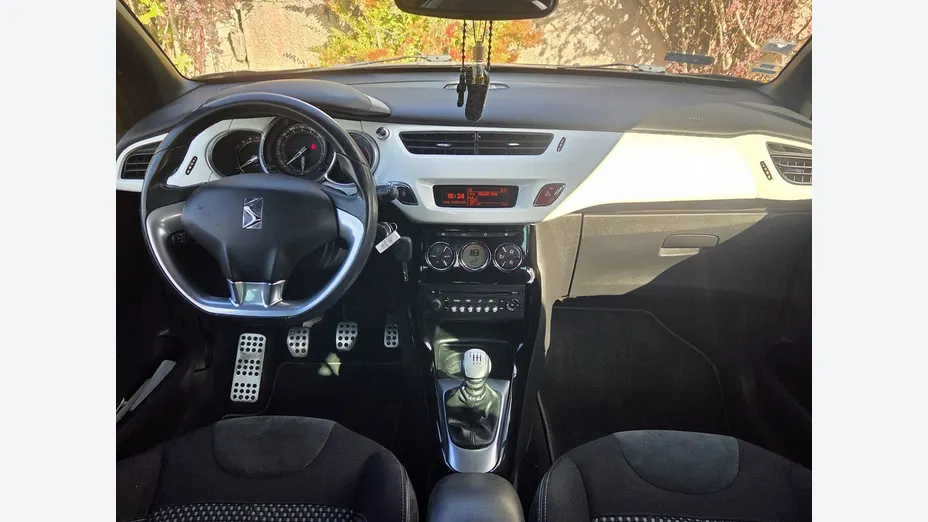 CITROEN DS3 -