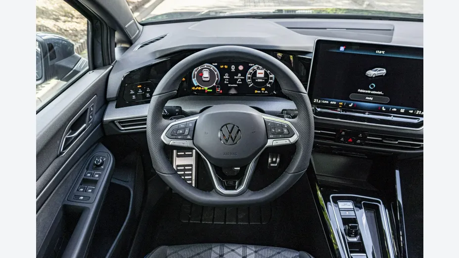 VOLKSWAGEN Golf -