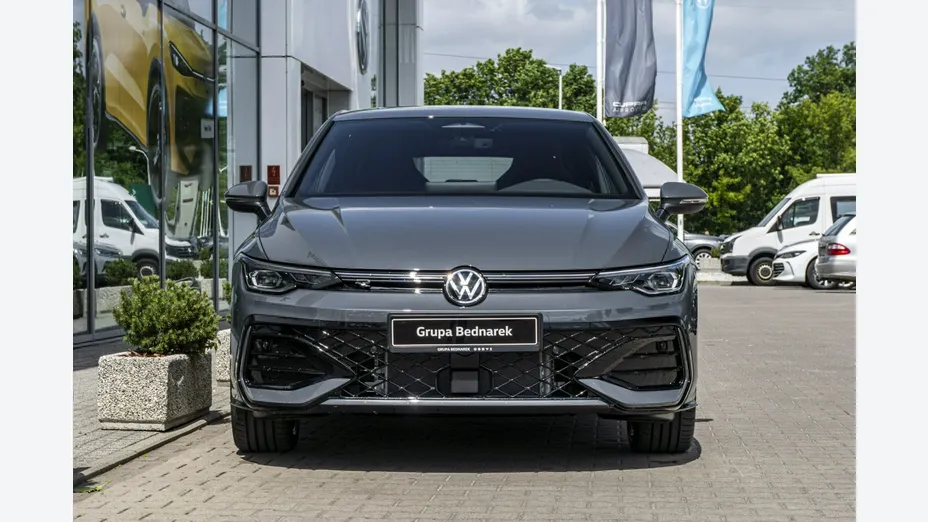 VOLKSWAGEN Golf -