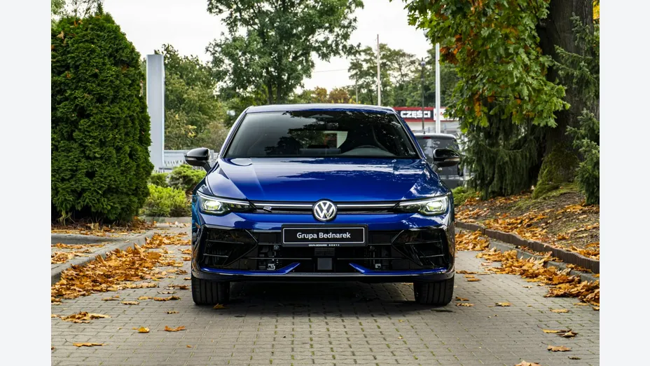 VOLKSWAGEN Golf -