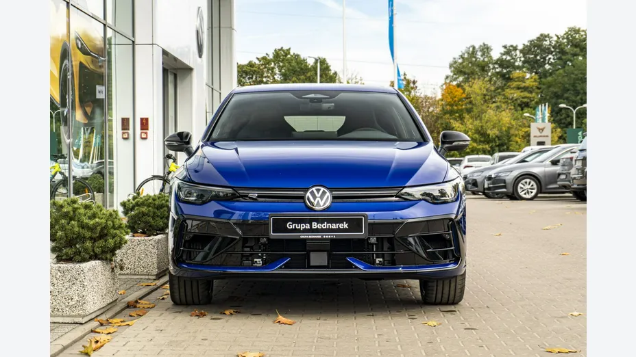VOLKSWAGEN Golf -