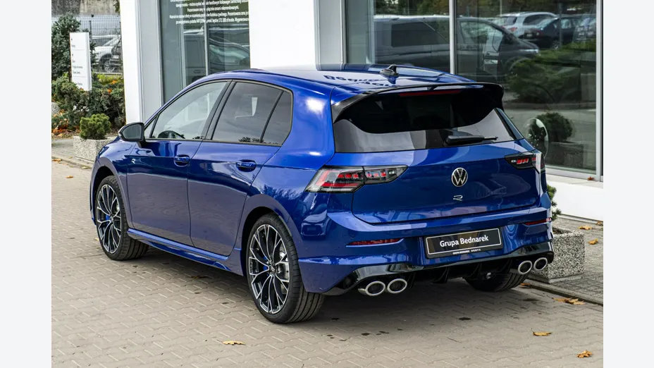 VOLKSWAGEN Golf -