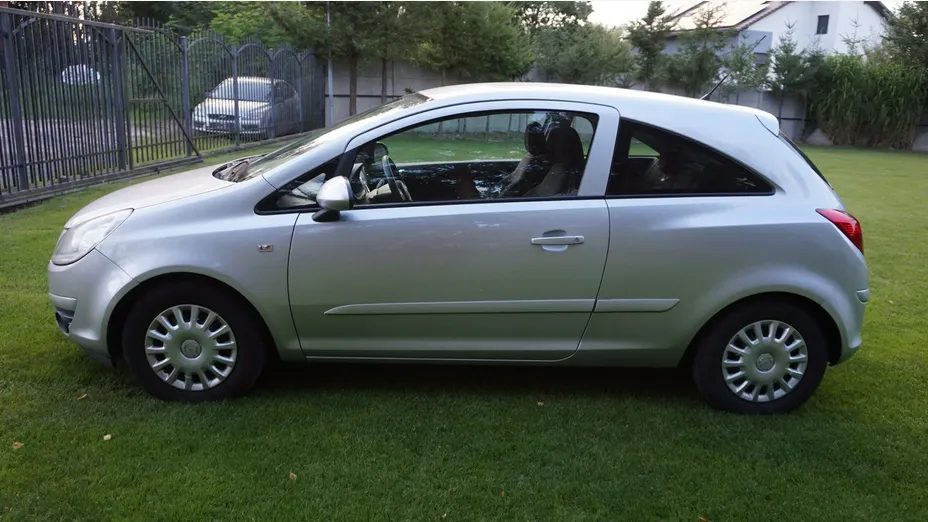 OPEL Corsa -