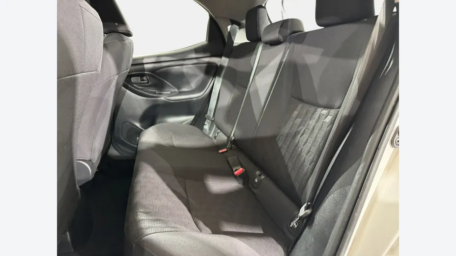 TOYOTA Yaris -