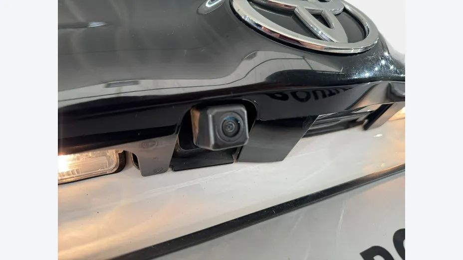 TOYOTA Yaris -