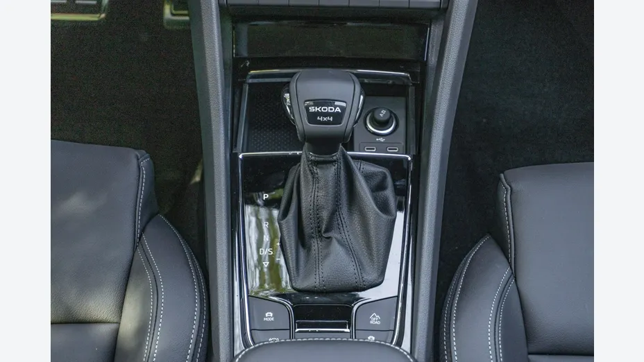 SKODA Karoq -