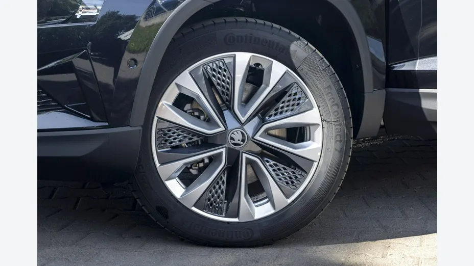 SKODA Karoq -