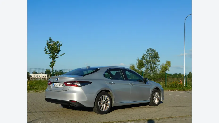 TOYOTA Camry -