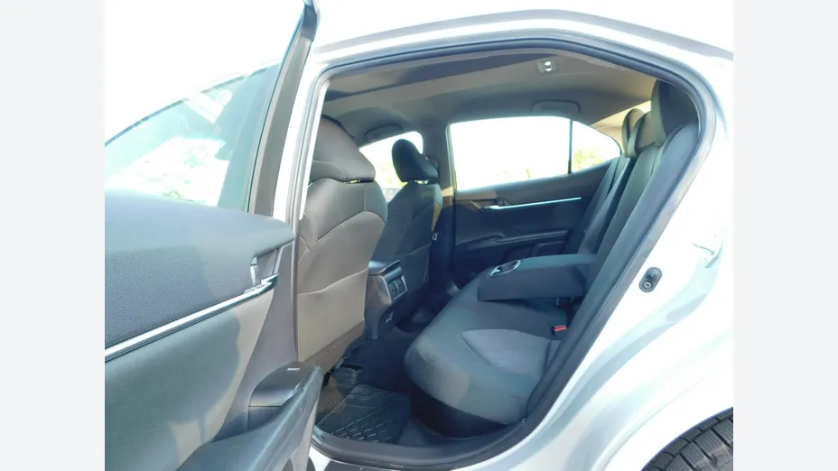 TOYOTA Camry -